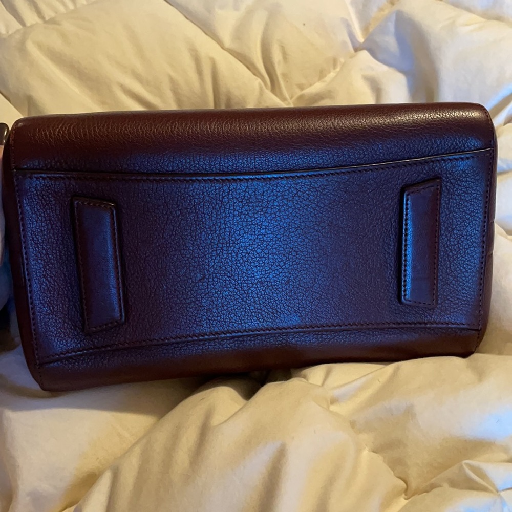Authentic Givenchy Small Antigona bag in Aubergine - Picture 14 of 16